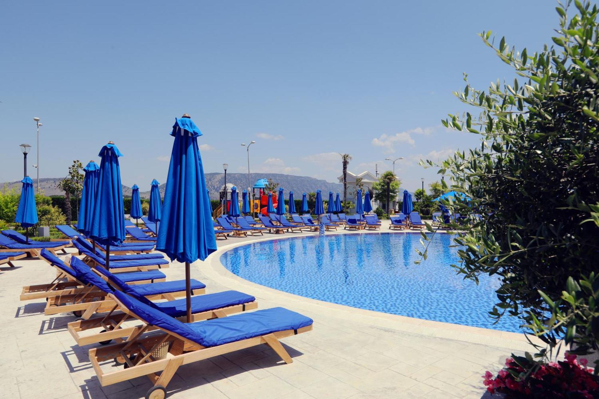 Курортный комплекс Grand Europa Resort, Affiliated By Melia